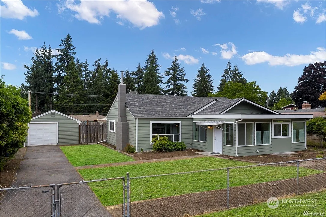 9707 Kenwood Dr SW photo 1