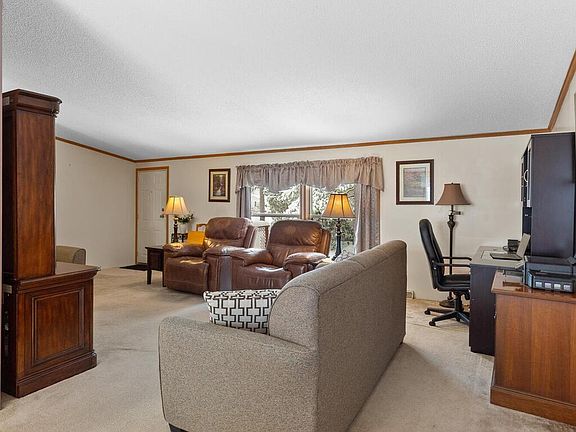 4th image of 13 Kelly Ln