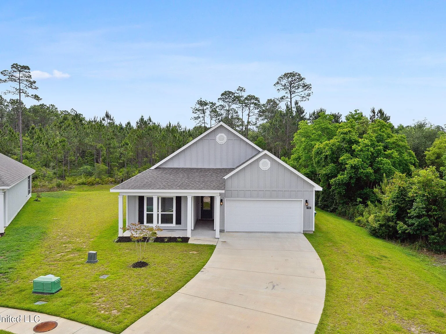 4 bed, 2.0 bath, 2047 sqft, $2,295 — Photo 3