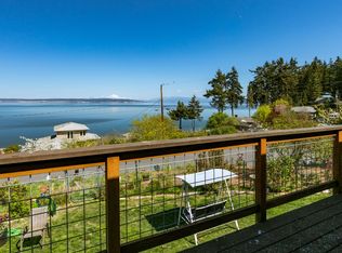 303 Portal Pl, Coupeville, WA 98239