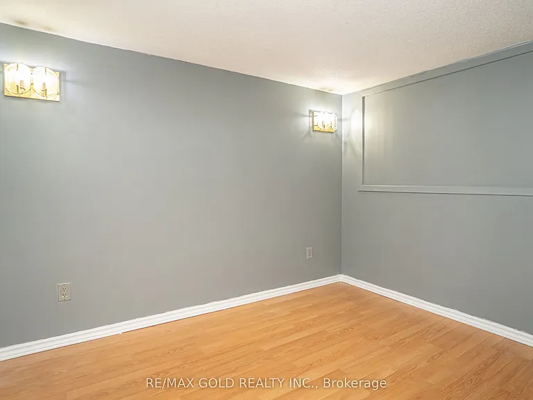 24 Bingham Rd — Photo 10
