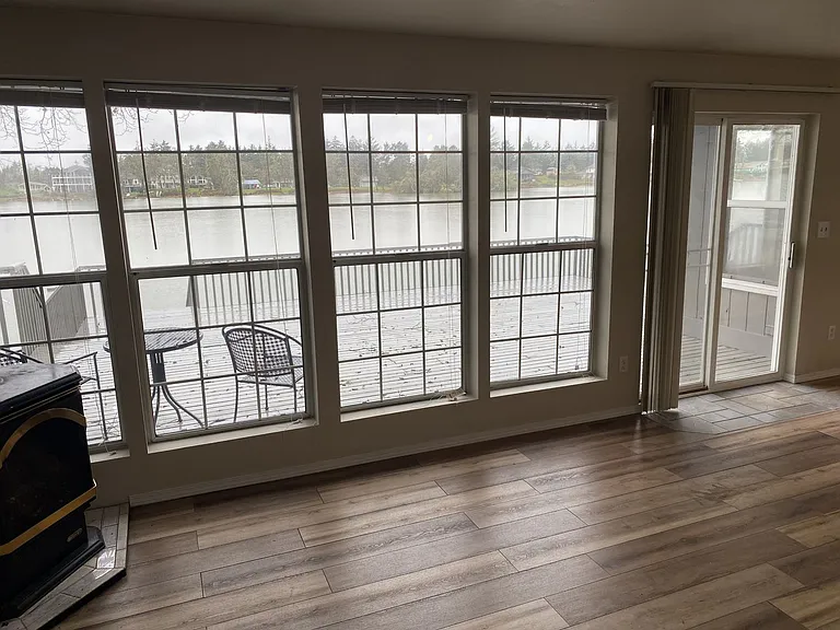 677 Lake Island Ave SE — Photo 2