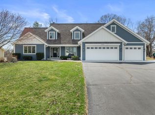 N29W26601 Peterson DRIVE, Pewaukee, WI 53072