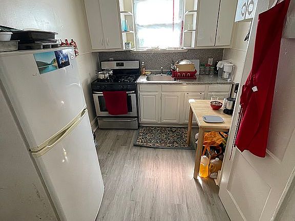 3rd image of 8936 205th St