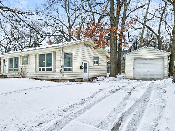 3rd image of 1019 Ottillia St SE