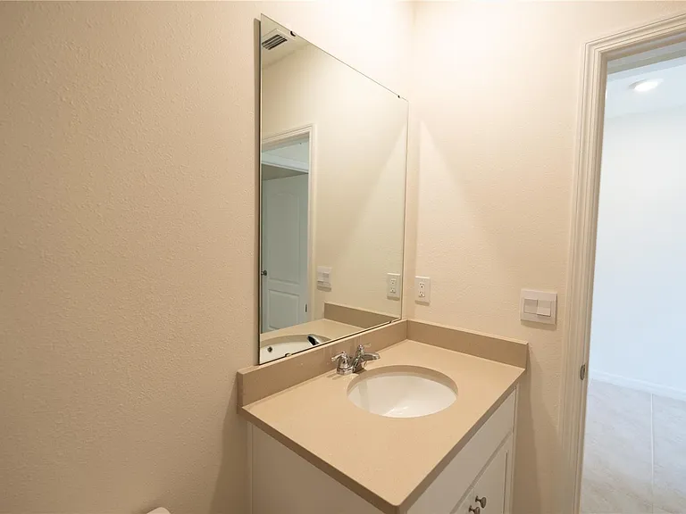 444 Taylor Groves Dr — Photo 32