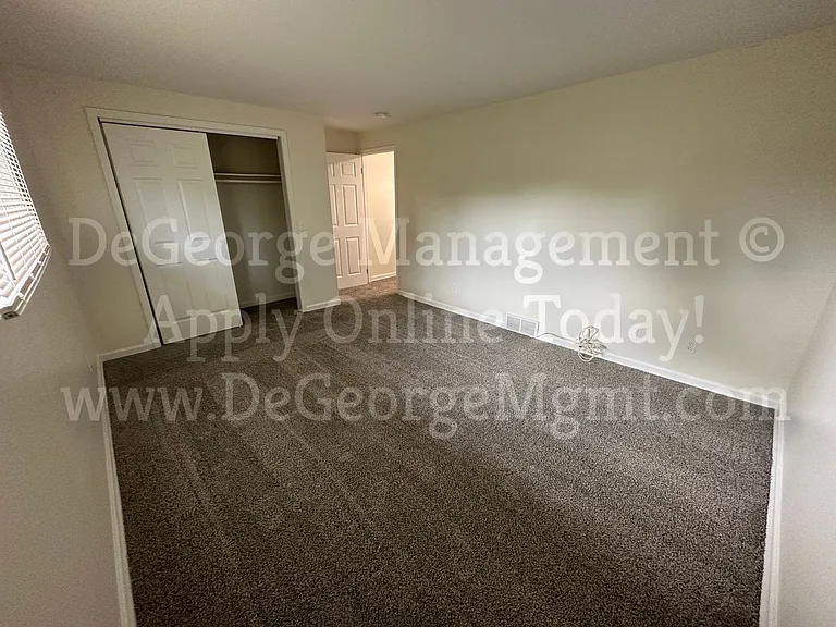 Bennington Townhomes — Photo 37