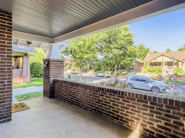 1044 Garfield St — Photo 3
