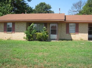 201 Johnson St, Belzoni, MS 39038