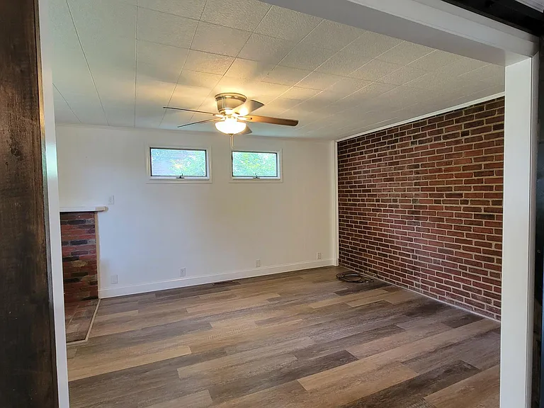 Bedroom/family room