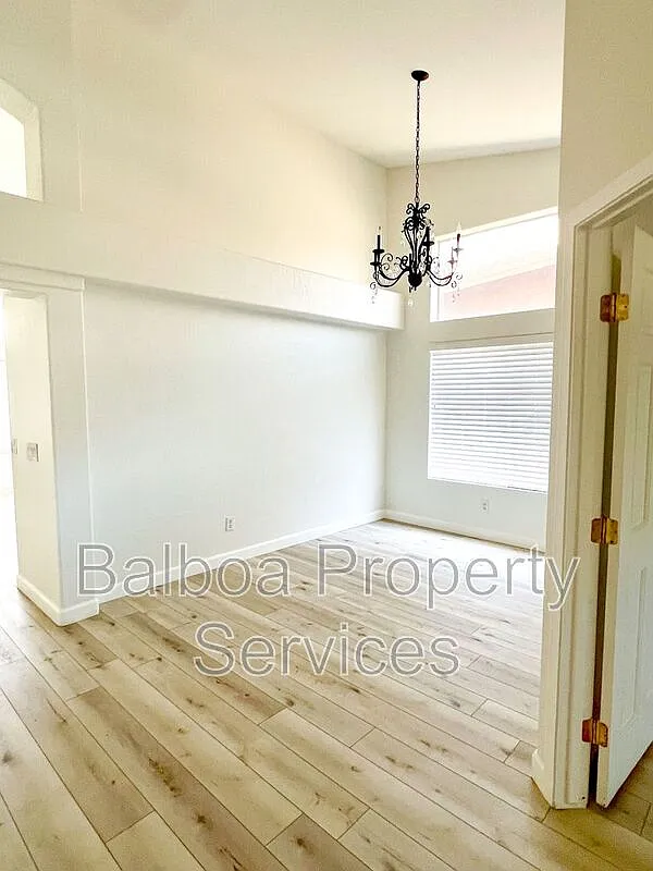 4 bed, 2.0 bath, 1650 sqft, $2,975 — Photo 4