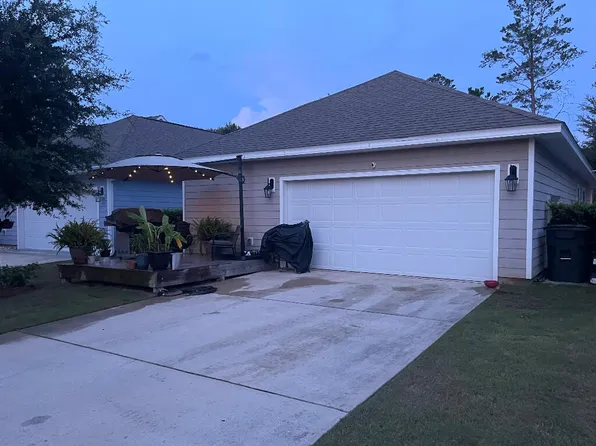 34 Sarona St, Freeport, FL 32439
