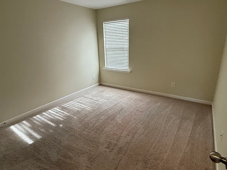 1629 Robindale Dr — Photo 20