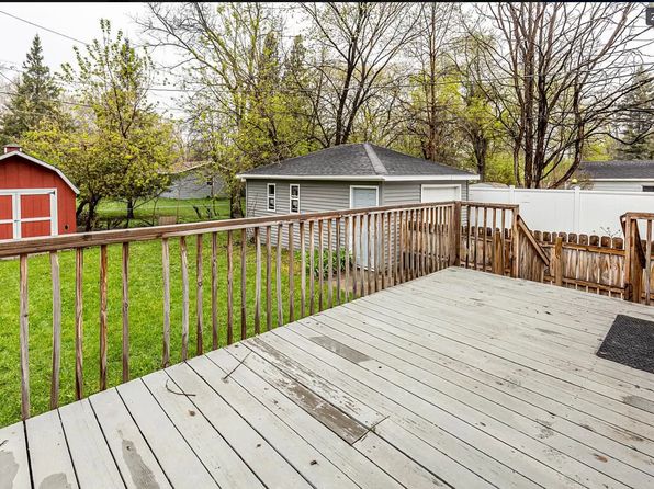 1105 12th St S, Moorhead, MN 56560