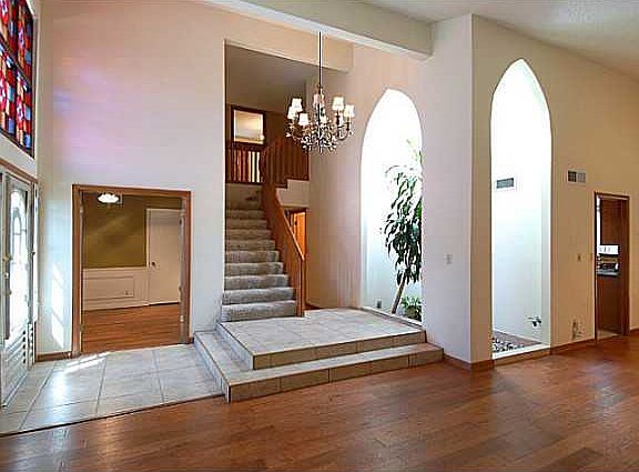 4th image of 804 Cresta Alta Dr