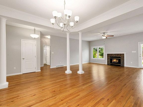 New Hardwood Floors in Living Room/Dining Room