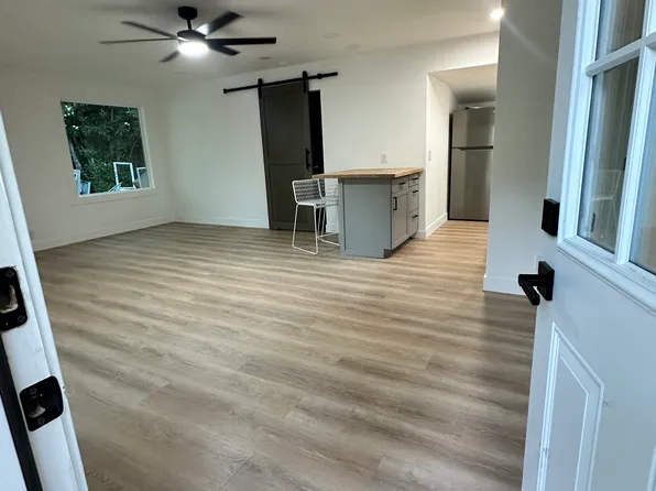 1377 Willis St, Redding, CA 96001