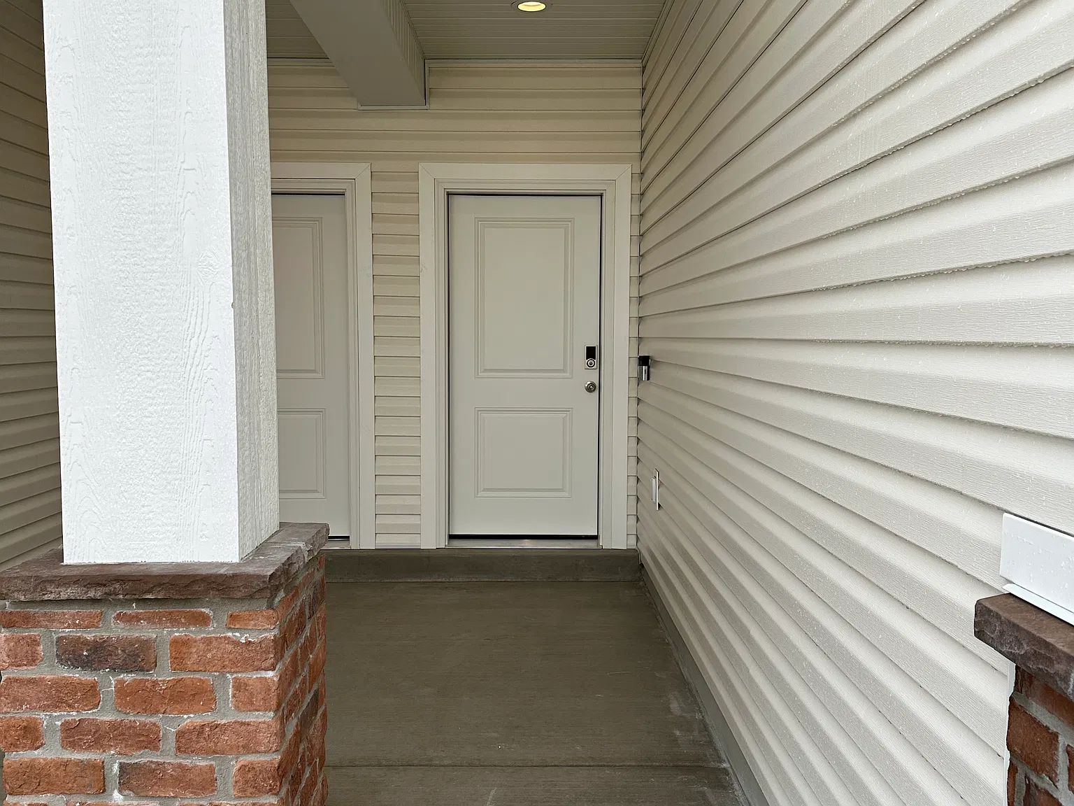 3 bed, 2.5 bath, 1539 sqft, $1,700 — Photo 2