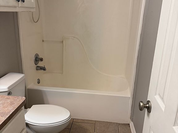 5th image of 206 W Sycamore Ln Unit A