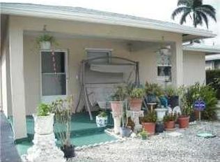 297 Annona Ave, Pahokee, FL 33476