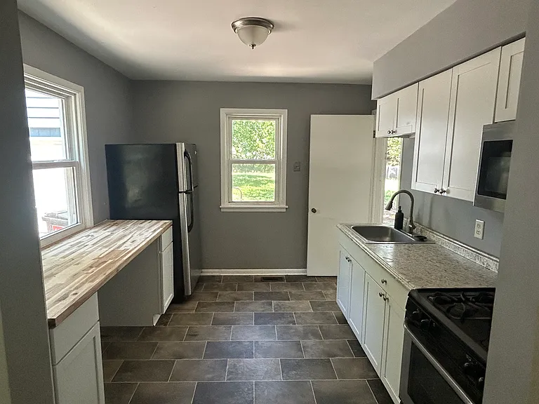 415 Tampa St SE — Photo 4