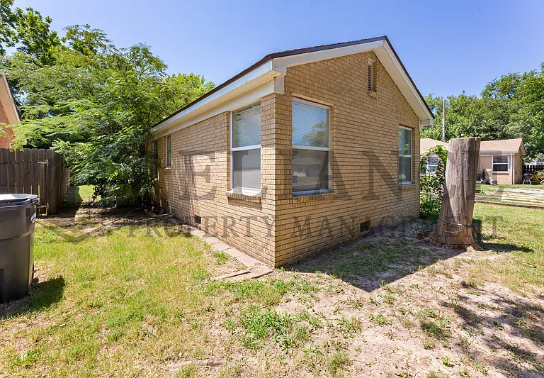 4912 E Morris St — Photo 2