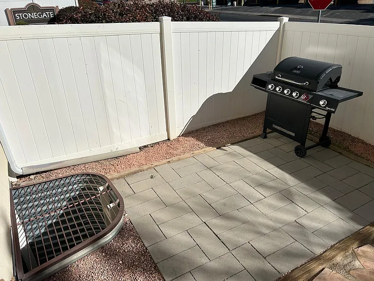 173 E Fiddlers Canyon Rd #11 — Photo 27