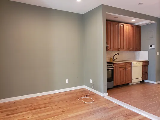 Rented by Metropolitan Property Group | media 18