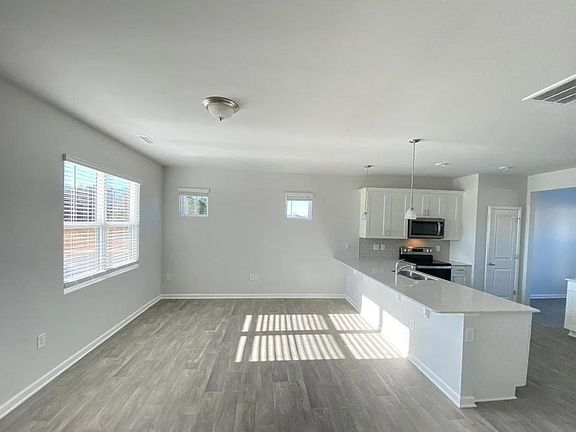 3rd image of 1117 Cameron Way