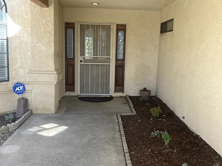 13855 Driftwood Dr — Photo 2