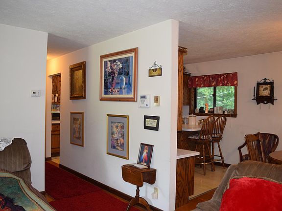 3rd image of 301 Ciccone Dr