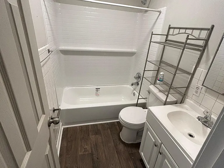 2950 N Colorado Ave — Photo 5