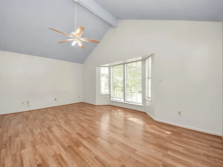15614 Barbarossa Dr — Photo 26