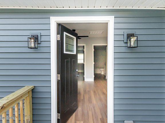 5th image of 9303 3rd Street Rd