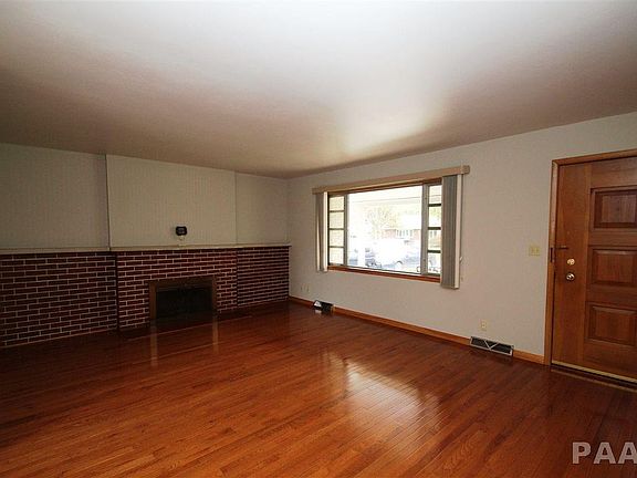 3rd image of 4403 N Rosemead Dr