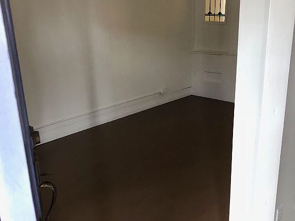 2nd image of 3023 Imperial Ave