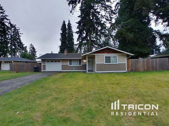 2nd image of 19317 Crescent Dr E