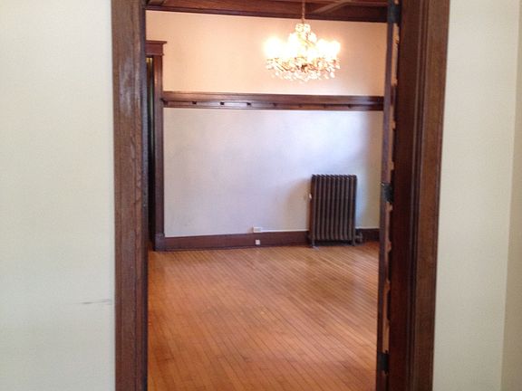 3rd image of 529 Hickory St #House