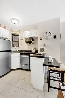 Rented by Douglas Elliman | media 7