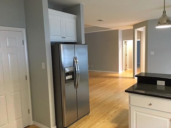 5th image of 1420 Tanglewood Cir
