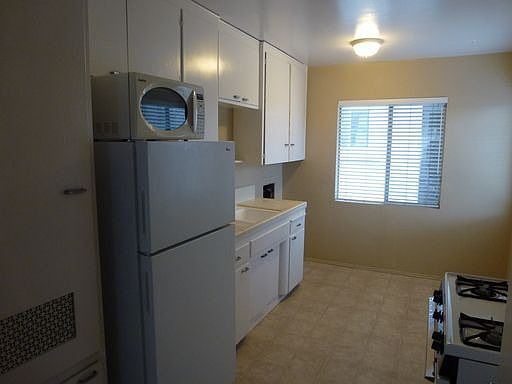 3rd image of 362 Orange Ave APT C