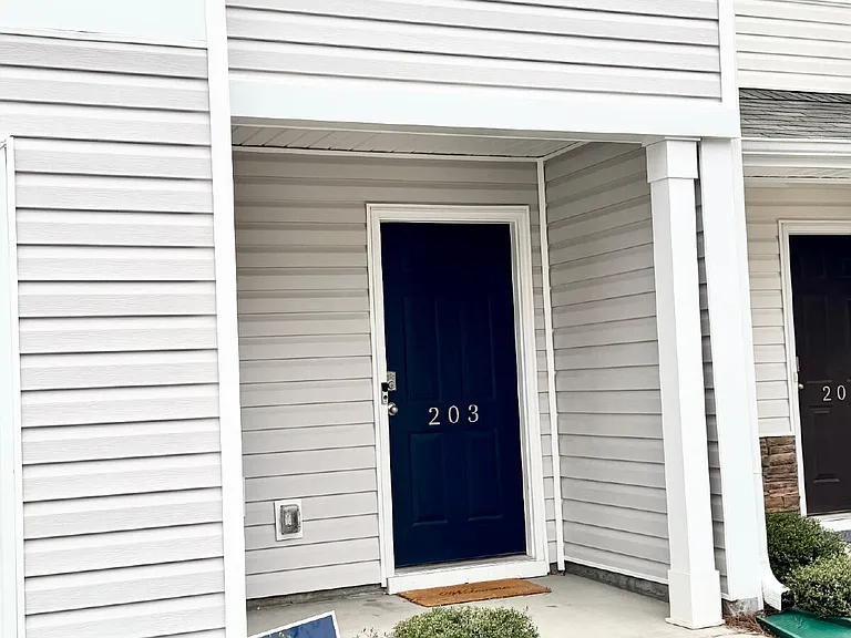 203 Oakmont Valley Trl — Photo 2