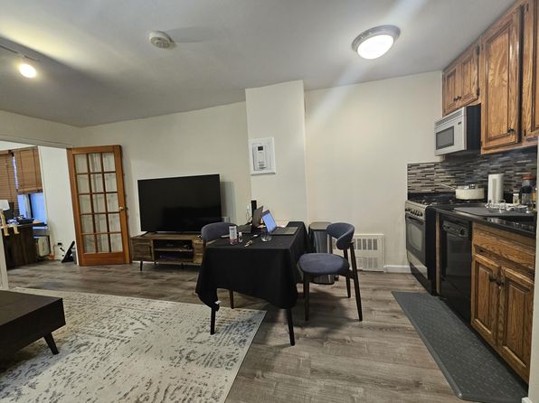 200 E 28th St APT 1H