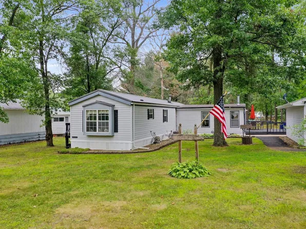W5048 Arrowhead Ct, Shawano, WI 54166