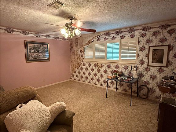 4th image of 309 Linden Ln
