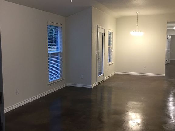 4th image of 915 Ramblewood St Ste A