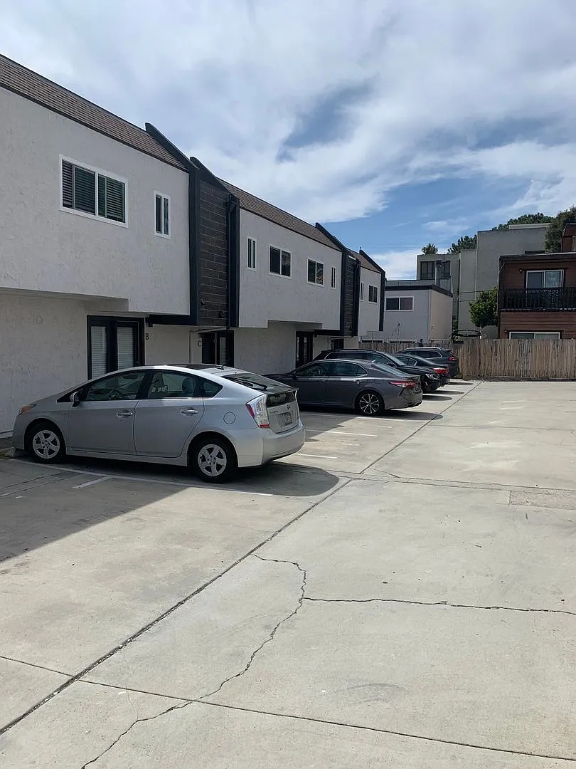 3958-3966 Riviera Drive - 3929-3931 Gresham Street — Photo 2