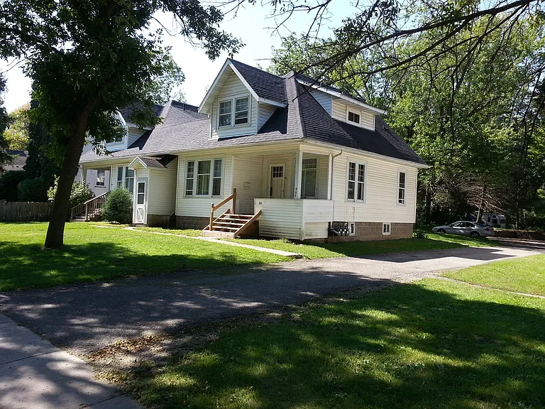 608 S Cedar Ave — Photo 5