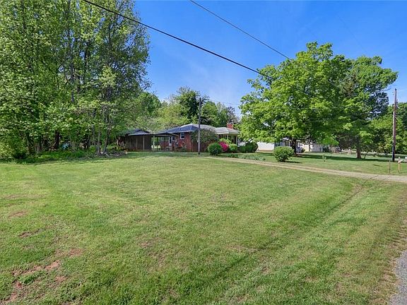 2nd image of 816 Sherrilwood Dr