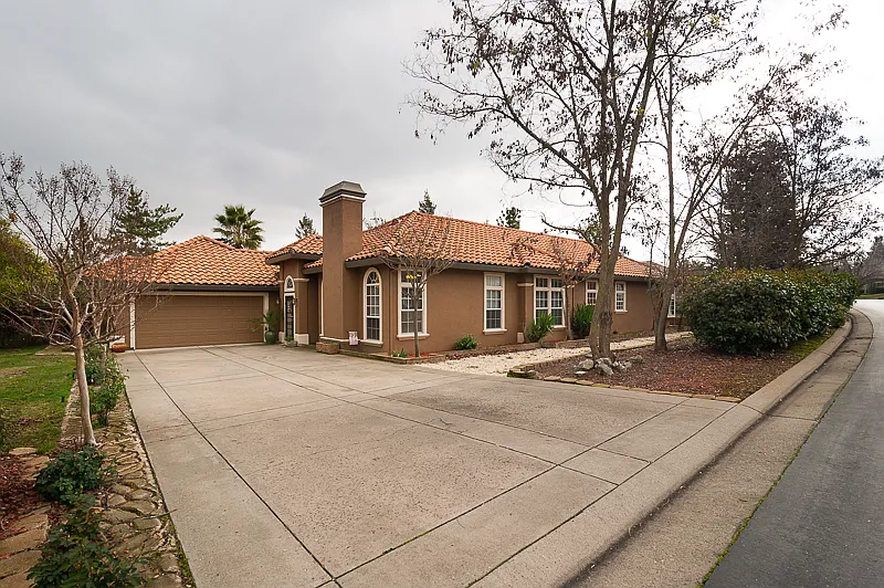 3104 Collingswood Dr photo 1